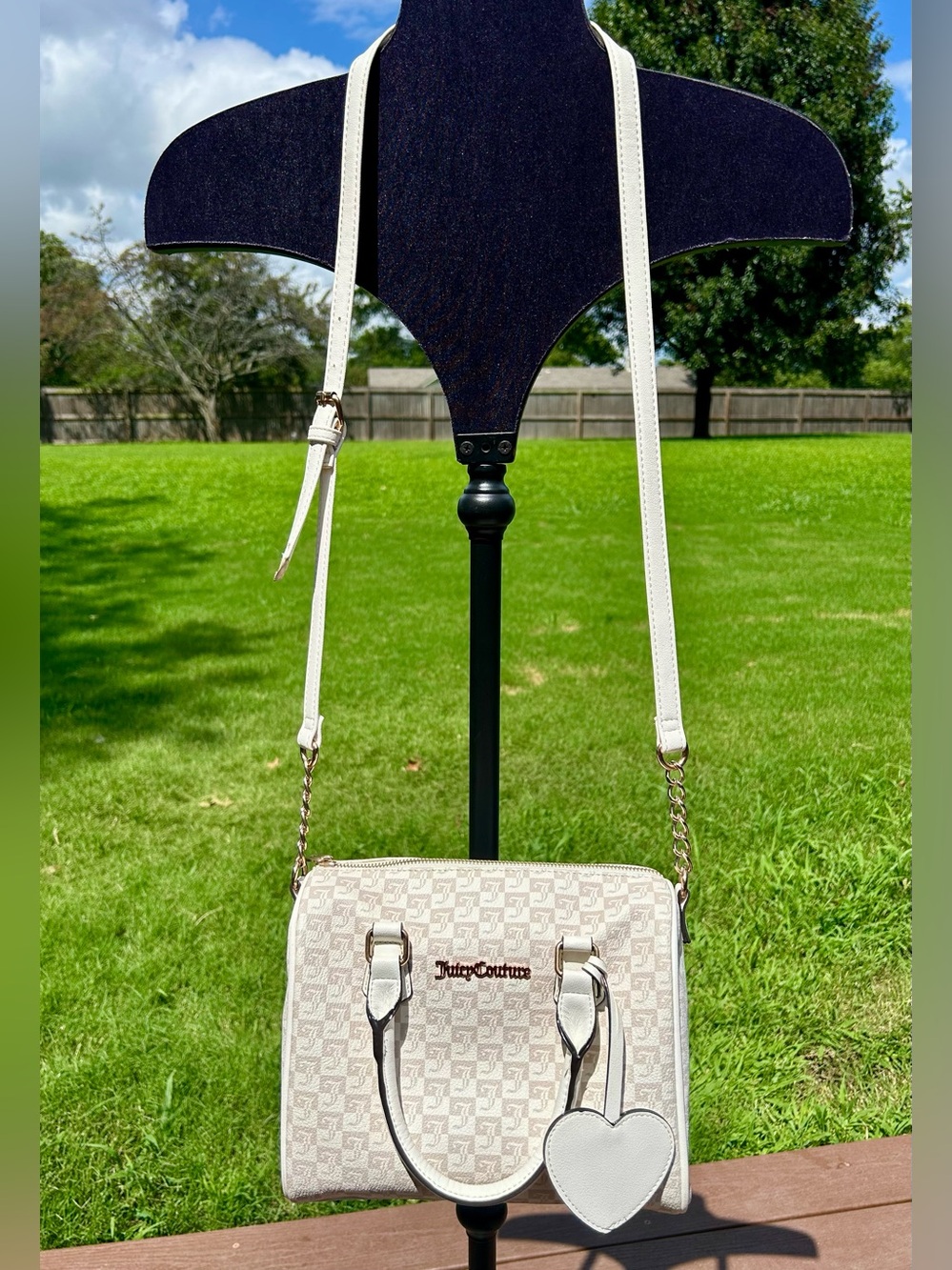 Juicy Couture Signature J Logo Geo Sandstone Crossbody & Handbag - Picture 2 of 16